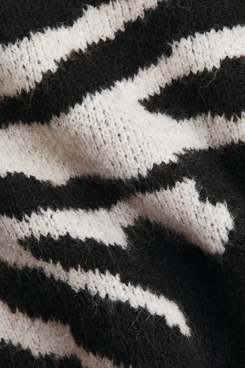 اتش اند ام تنورة منسوجة من الجاكار