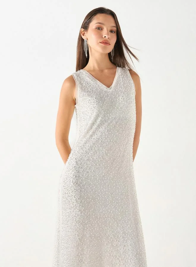 Iconic Iconic Pearl Embellished Sleeveless Maxi Dress with V-neck