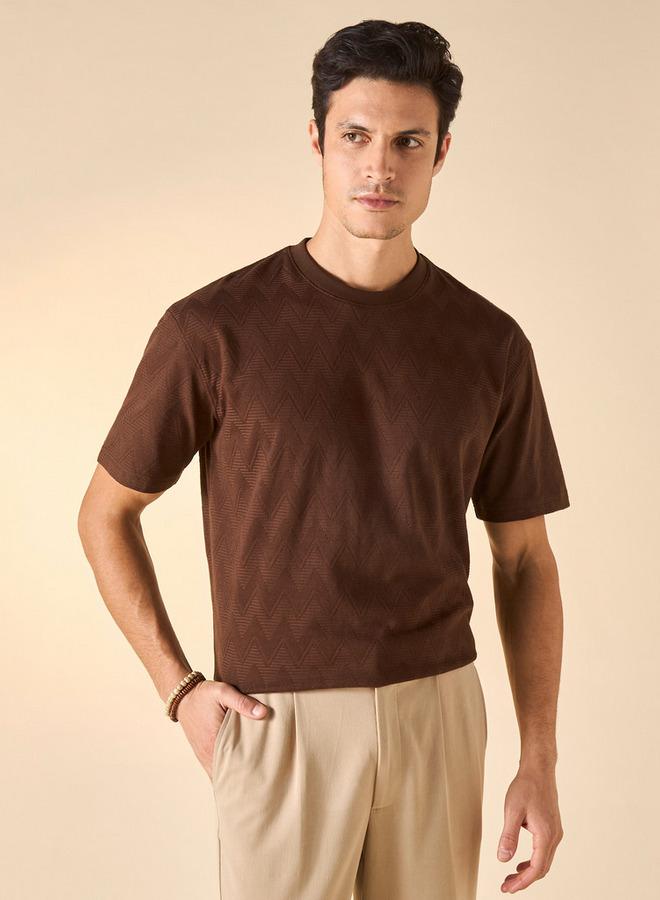 ايكونيك تيشيرت بارز الملمس بياقة ضيّقة وأكمام قصيرة من آيكونيك - Image 1