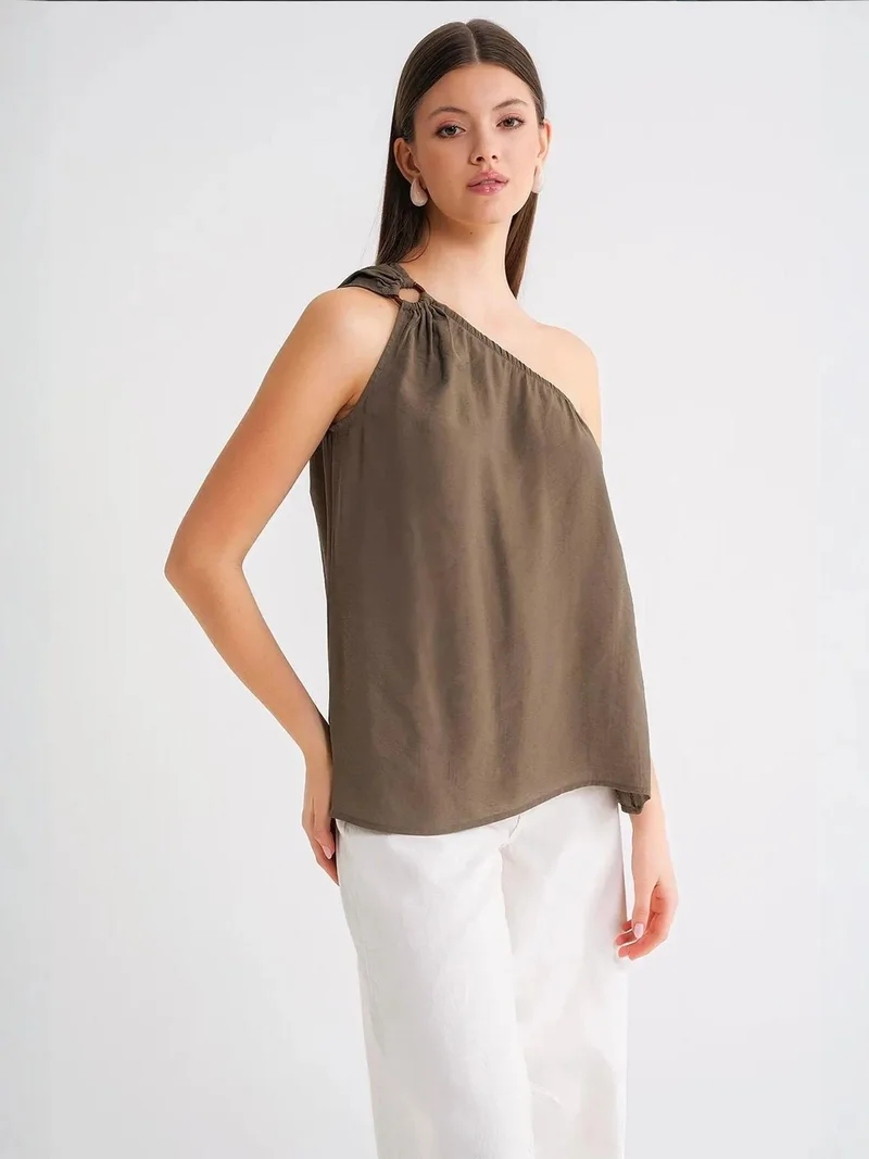 MixRay Mixray Asymmetrical Collar Accessory Detailed Top