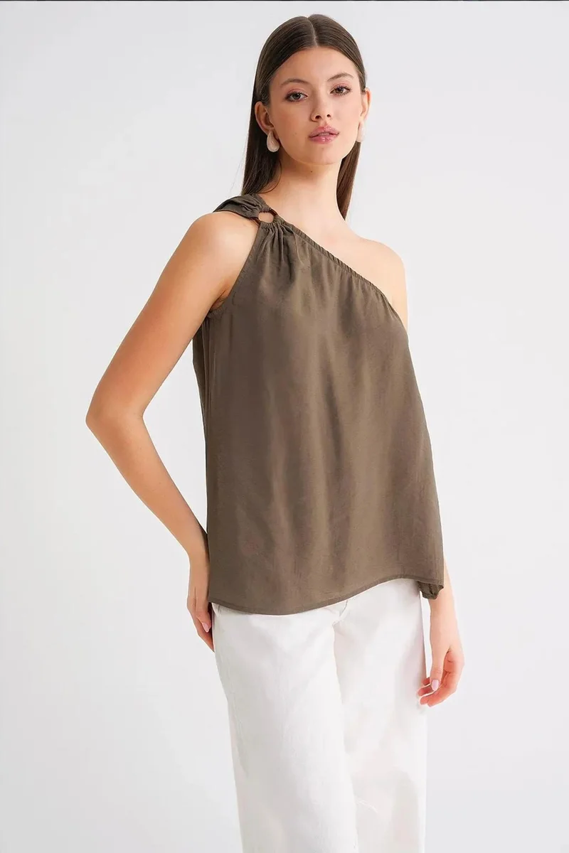 Mixray Mixray Asymmetrical Collar Accessory Detailed Top