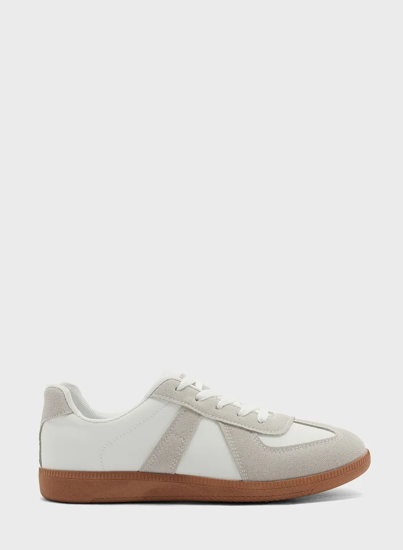 Truffle Women'S Low Top Lace Up Sneaker