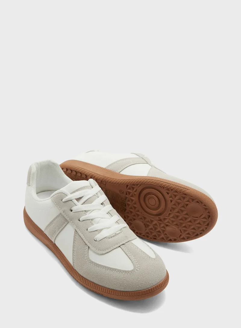 Truffle Women'S Low Top Lace Up Sneaker