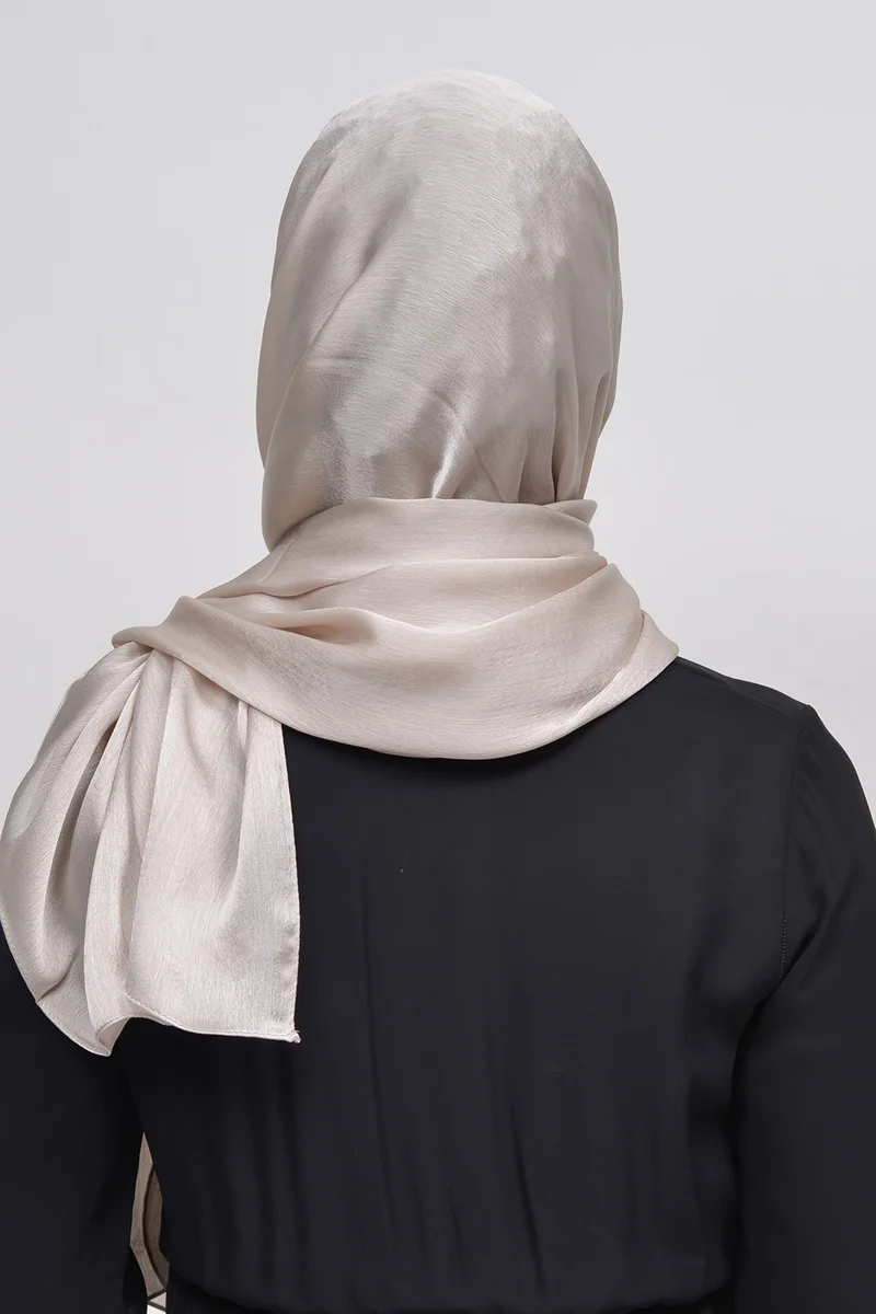 التوبة Janjan Shiny Satin Textured Hijab Evening Dress Chiffon Shawl-Dark Cream