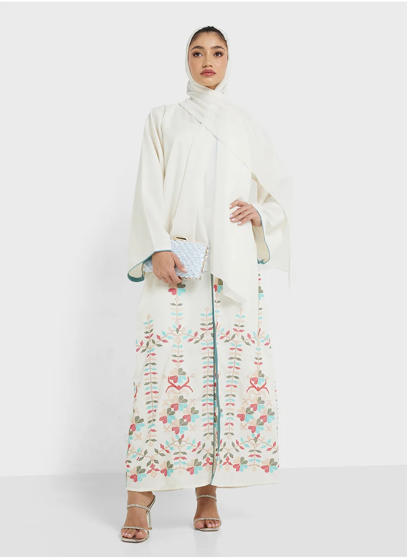 هيا كلوزيت V-Neck Abaya