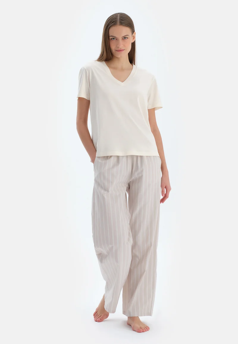 Regular/Classic Fit T-shirt & Trousers Pajama Sets V Neck Cotton Blend Sleepwear