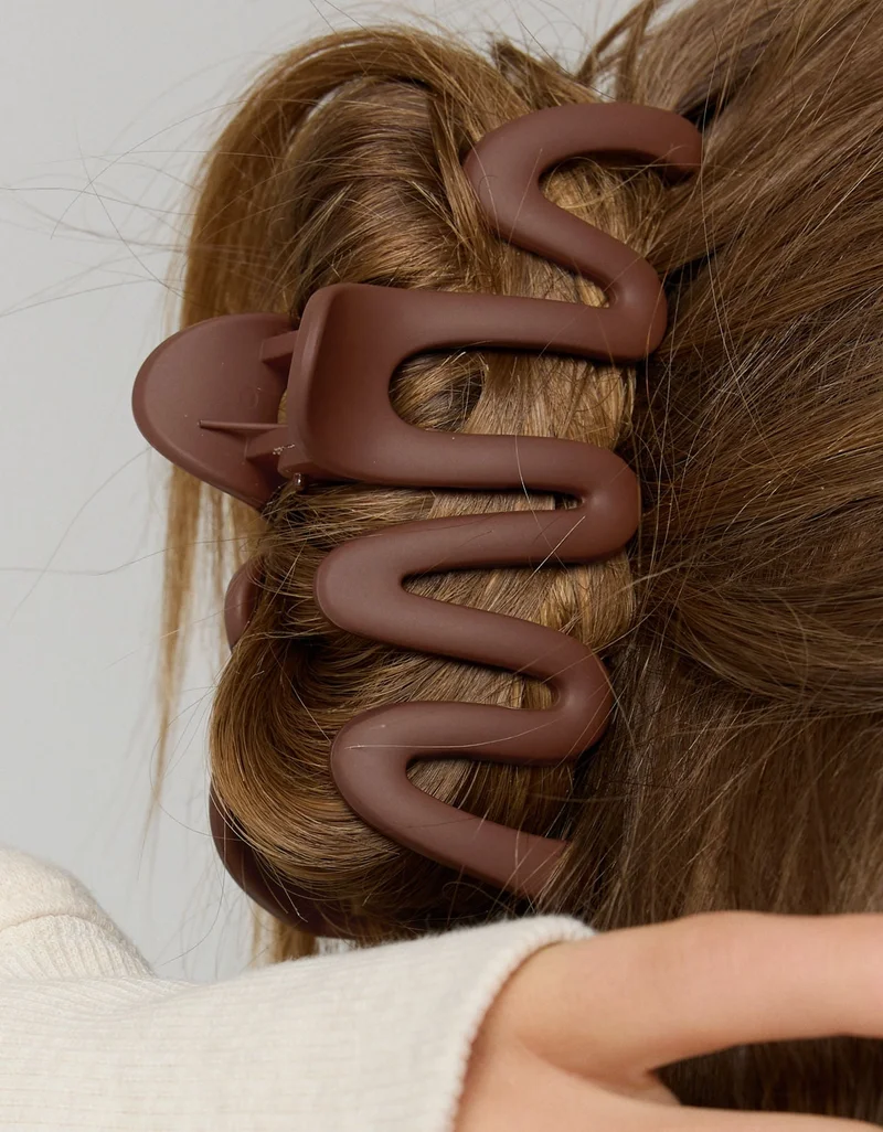 Aerie  OFFLINE By Aerie Wavy Claw Clip  | Best Price UAE