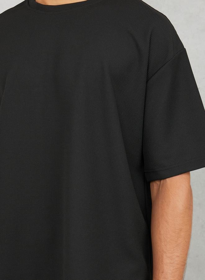 Styli Solid Textured Knit Oversized Streetwear T-Shirt & Shorts Set  - Image 3
