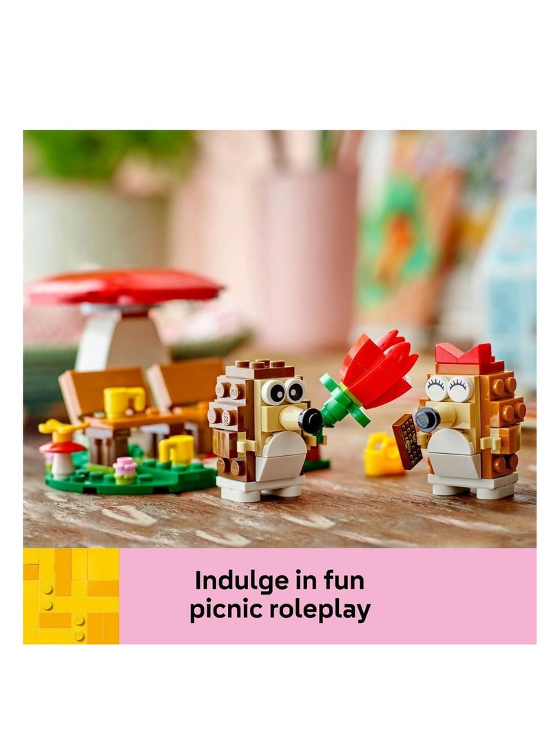 LEGO - LEGO Hedgehog Picnic Date Building Set 40711 - Image 1