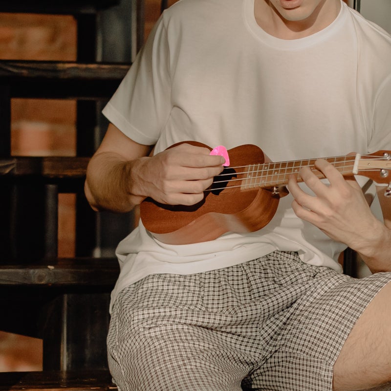 🎸 طقم ريش متينة مع حقيبة تخزين مريحة لتحسين تجربة العزف - Image 4