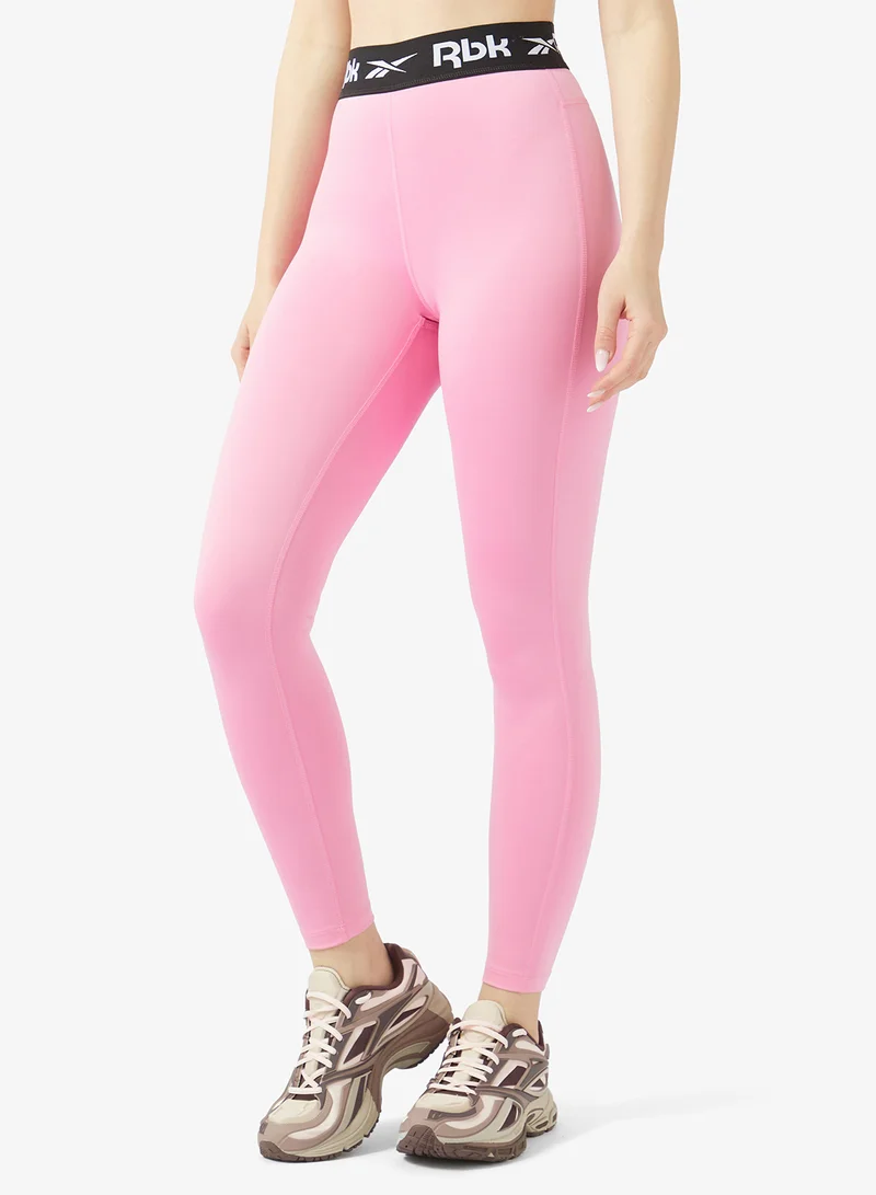 ريبوك بنطلون ضيق بطبعة عالية الخصر