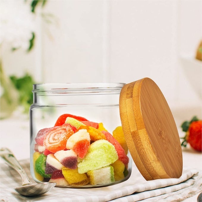 BOROSILICATE GLASS JAR WITH AIRTIGHT WOODEN LID, KITCHEN STORAGE JAR CONTAINER MICROWAVE SAFE - 600ML, 1 PC, TRANSPARENT