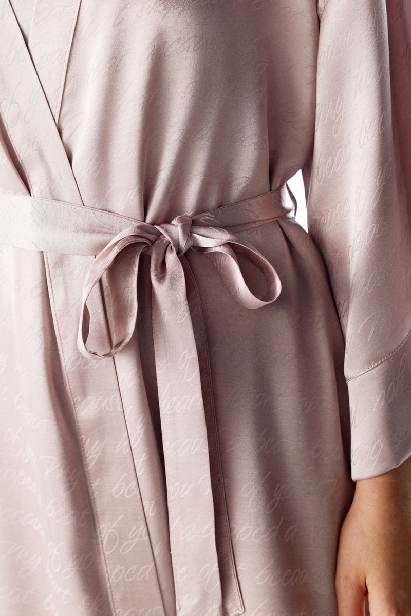 PENTI Pastel Dreamy Satin Slogan Print Sleeve Robe - Image 4
