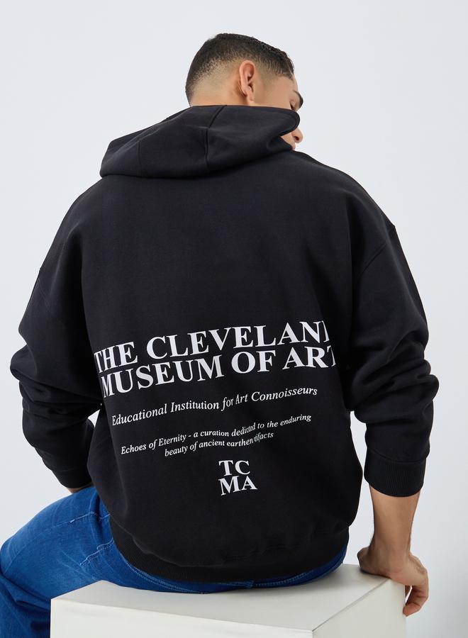 ستايلي هودي واسع بطبعة كتابة على الظهر - Image 1