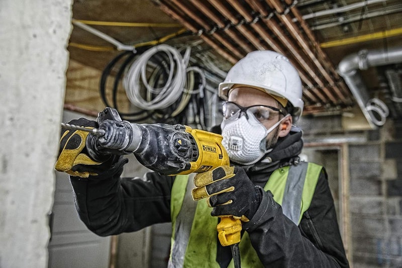 ديوالت مثقاب مطرقة SDS Plus ثلاثي الأوضاع بقوة 710 وات D25033C مع ظرف قياسي إضافي مقاس 13 مم - Image 5