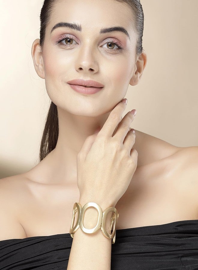 Karatcart Modern Gold-Plated Designer Kada Bracelet for Women - Image 3