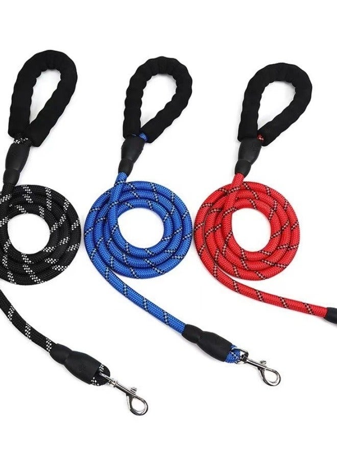 1 قطعة من مقود الكلاب القابل للسحب التلقائي تلسكوبي شريط الكلب، شريط الحيوانات الأليفة 5 م/16.40 قدم متين ومريح، مع مقبض غير قابل للانزلاق، مناسب للكلاب الصغيرة والمتوسطة الحجم (لون عشوائي) - Image 1
