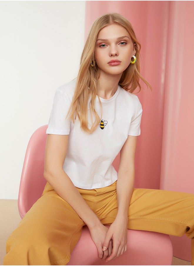 trendyol - White 100% Cotton Embroidered Crop Crew Neck Knitted T-Shirt TWOSS20TS1377 - Image 1