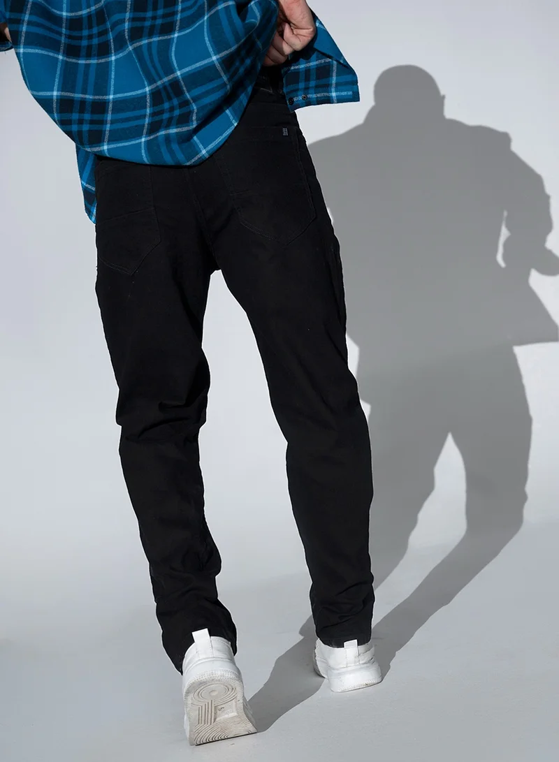 Hubberholme Straight Fit Black Jeans for Men with Mid-Rise and Clean Look