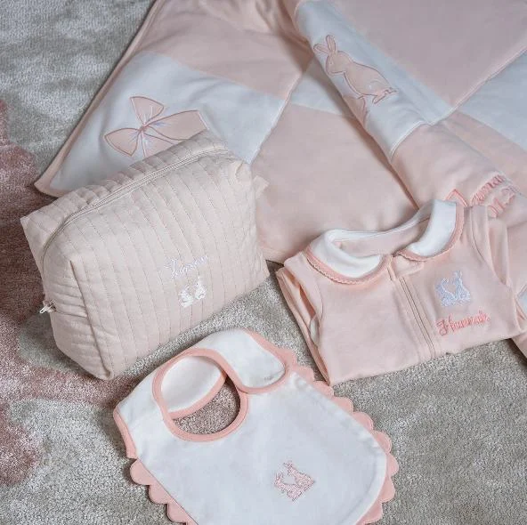 ليتل اي ايه طقم الأرنب الفاخر