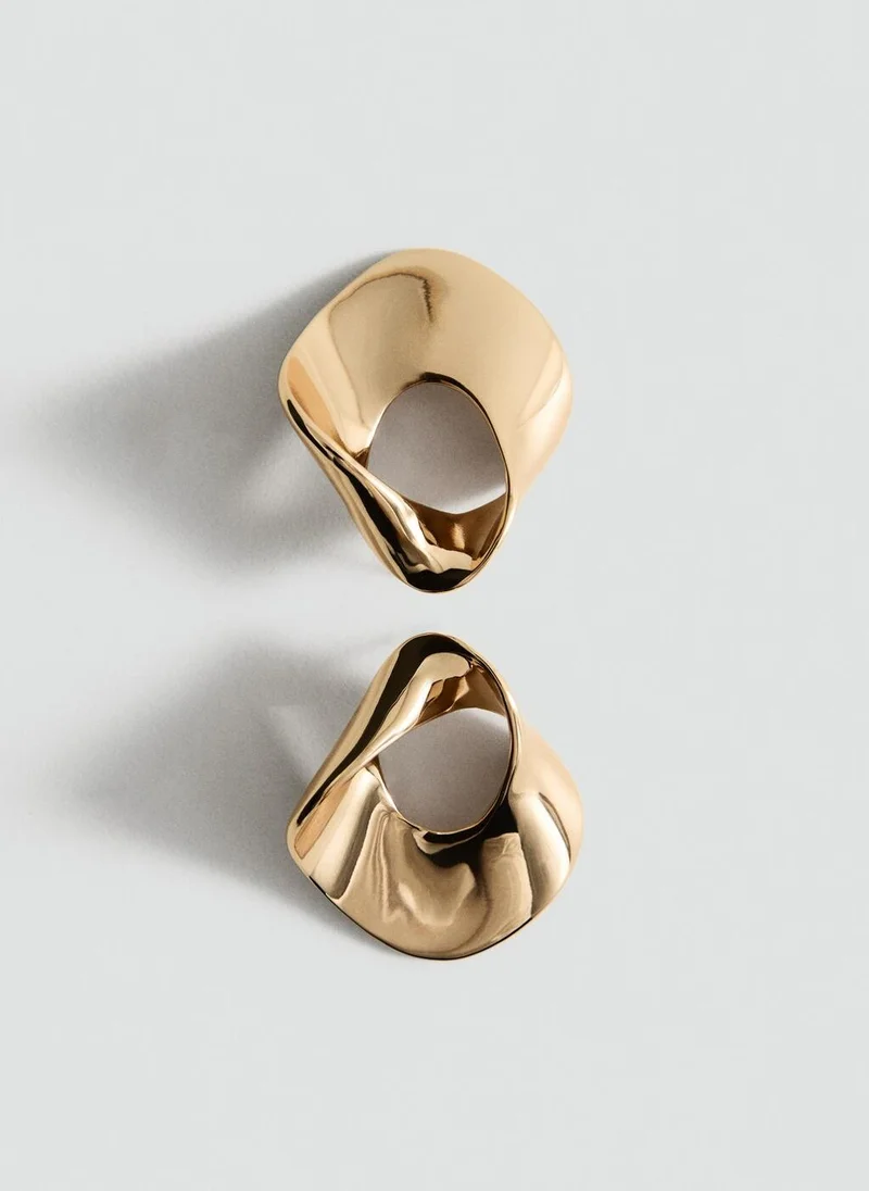 MANGO Earrings with relief design