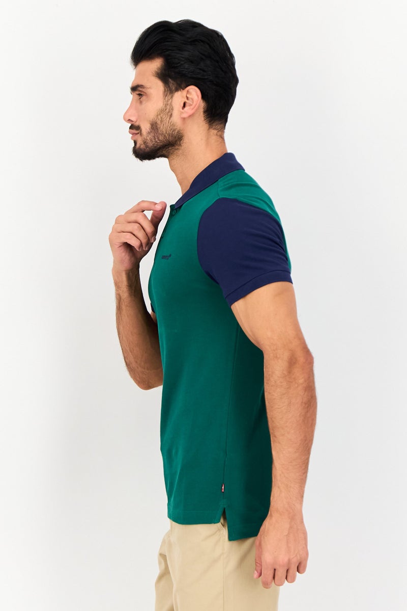 Levi's قميص بولو بأكمام قصيرة للرجال مع ياقة منتشرة وشعار العلامة التجارية، أخضر - Image 2