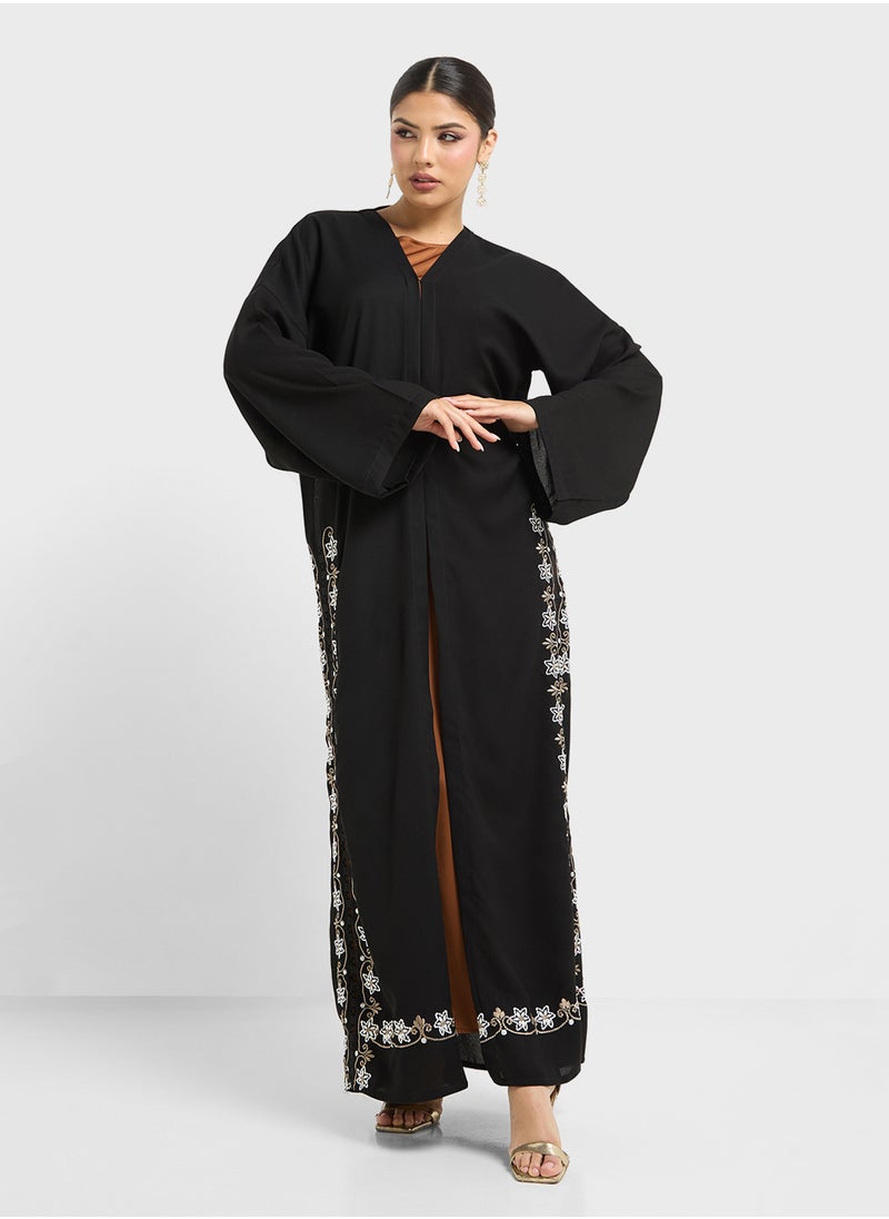 hayas closet Embroidered V-Neck Abaya  - Image 4