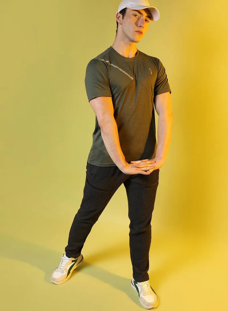 Campus Sutra Men's Olive Green Contrast Heathered Activewear T-Shirt