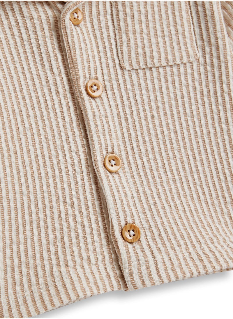 ديركجي طقم ديركيه للأولاد قطعتين - قميص بياقة وشورت كارجو بنسيج مزخرف - Image 5