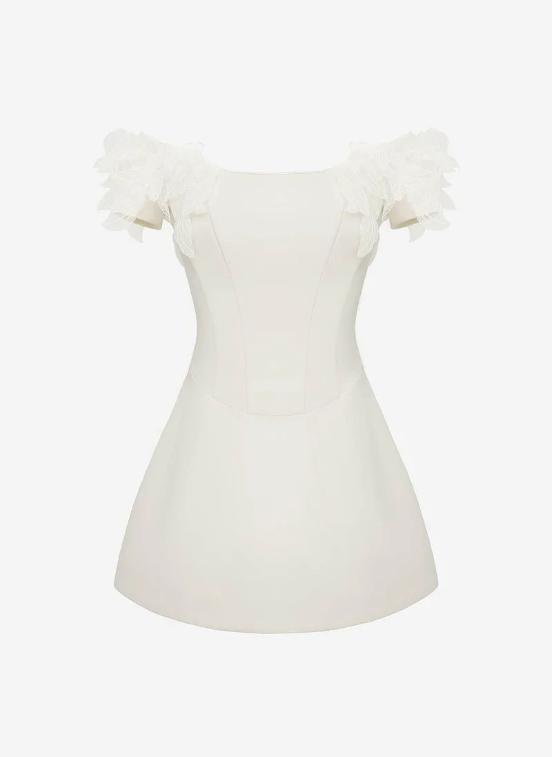 ليتشي فستان قصير مع ياقة  كورسيه وديكور على الكتف