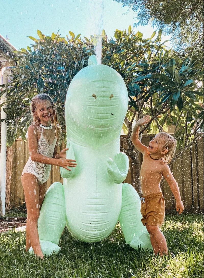 SUNNY LIFE Kids Inflatable Dino Giant Sprinkler