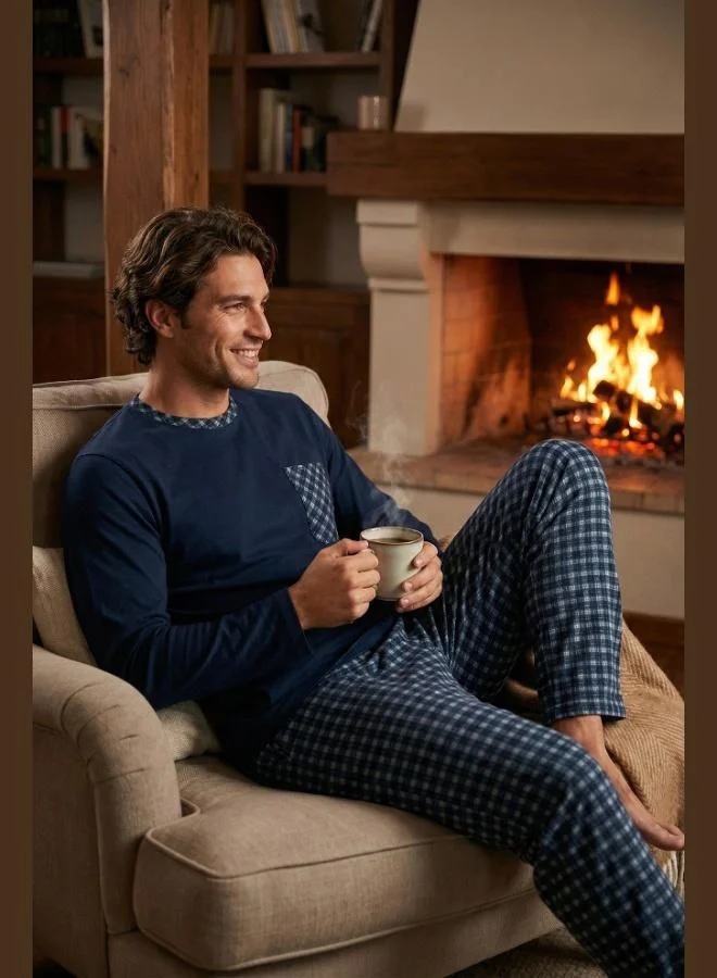 بوراتي طقم بيجامة رجالي من بوراتي بنقشة مربعات ونسيج ناعم بقصة عادية وأكمام طويلة