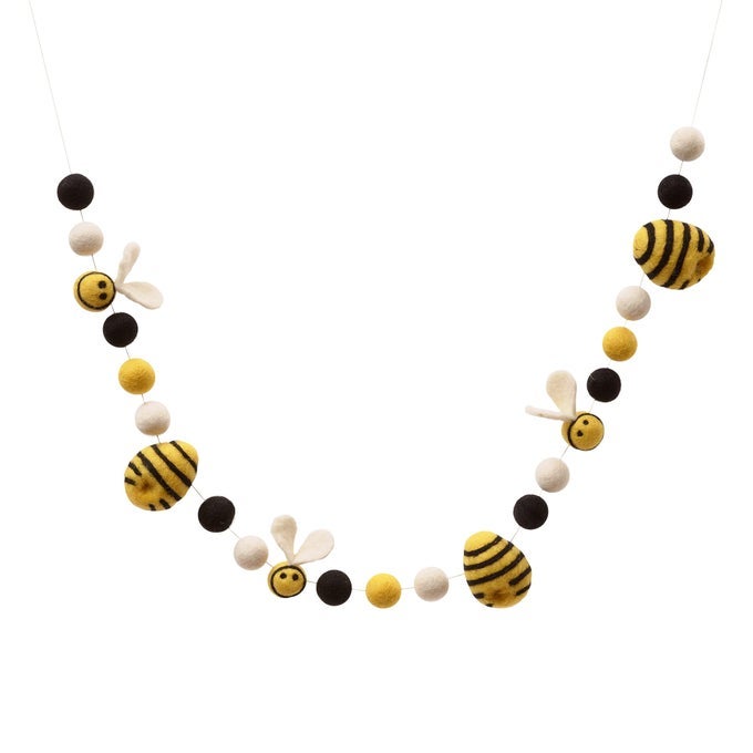 FELT BEES FELT BEEHIVES GARLAND HANGING BANNER DECORATION FOR BABY NURSERY KIDS ROOM CLASSROOM WOODLAND FORESTTHEMED DCOR SUMMERCHRISTMASEASTER SPRING HOME DCOR 67IN