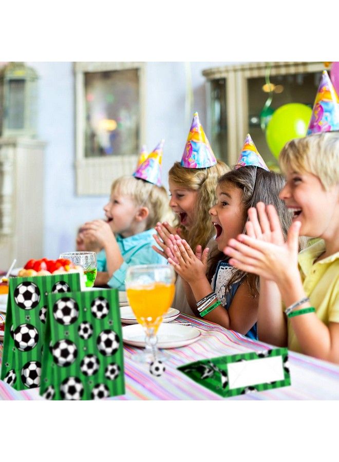 Jovitec مجموعة هدايا حفلة كرة القدم مكونة من 46 قطعة تشمل 15 حزمة من سلاسل مفاتيح كرة القدم، 16 قطعة من أساور السيليكون التحفيزية لكرة القدم، 15 قطعة من أكياس مستلزمات حفلة كرة القدم كحشوات هدايا لحفلة - Image 4
