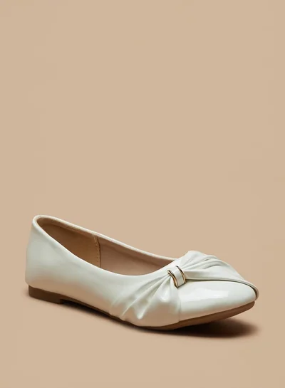 فلورا بيلا من شو إكسبرس Girls Solid Slip-On Ballerina Shoes With Bow Accent