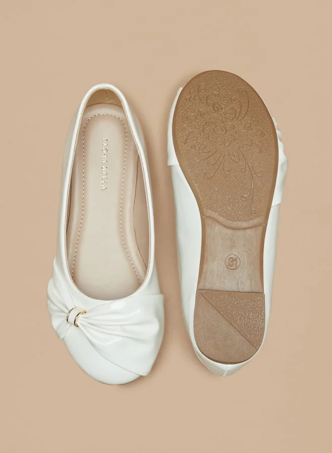 فلورا بيلا من شو إكسبرس Girls Solid Slip-On Ballerina Shoes With Bow Accent