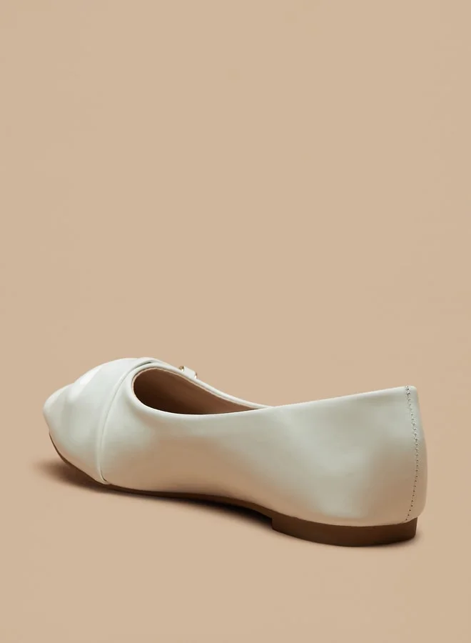 فلورا بيلا من شو إكسبرس Girls Solid Slip-On Ballerina Shoes With Bow Accent