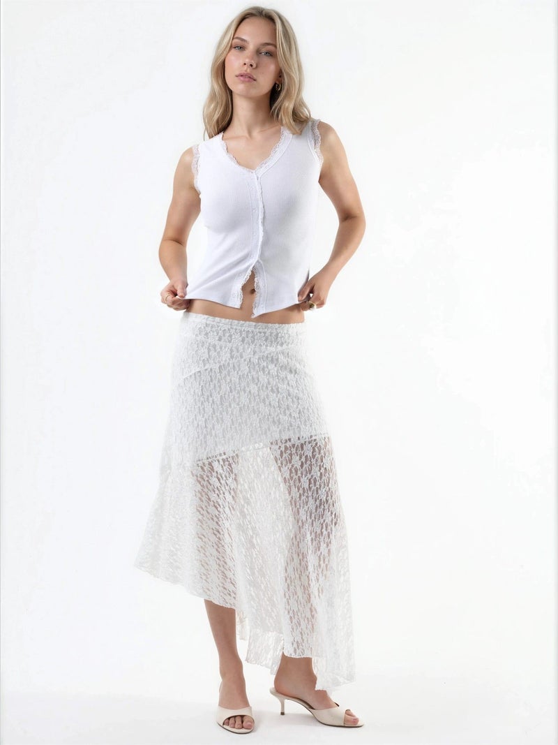 Qustyle QU STYLE Fitted V-Neck Lace Detail Tank Top - Image 5