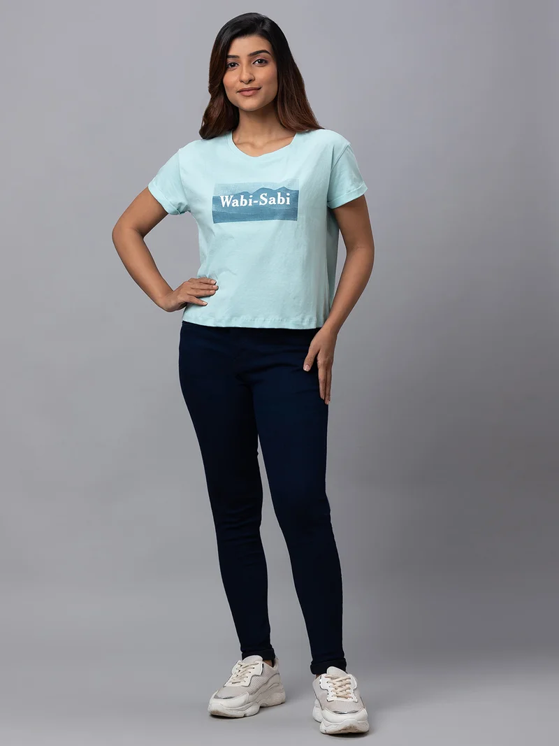 جلو باص تيشيرت نسائي قصير أزرق مطبوع بياقة دائرية بقصة واسعة