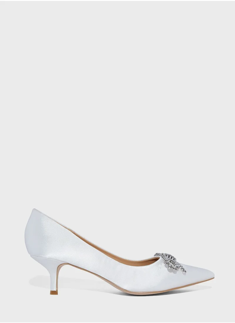ترافل من نمشي Low Heel Pump With Diamante Bow