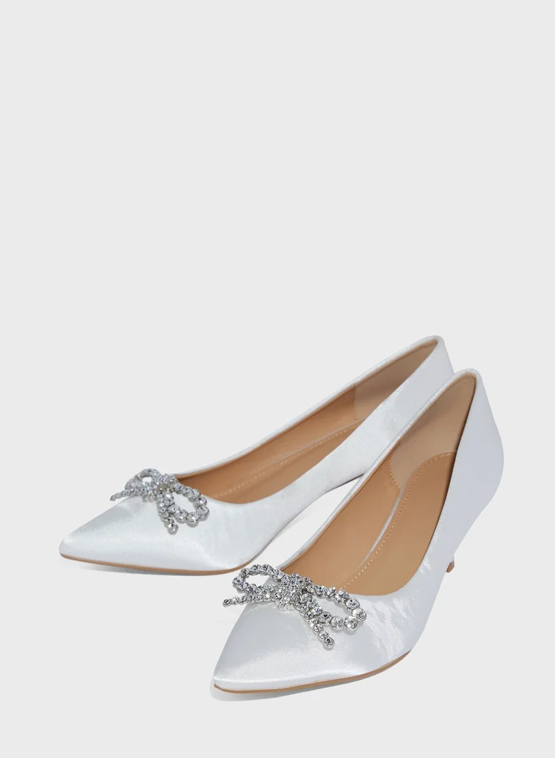 ترافل من نمشي Low Heel Pump With Diamante Bow