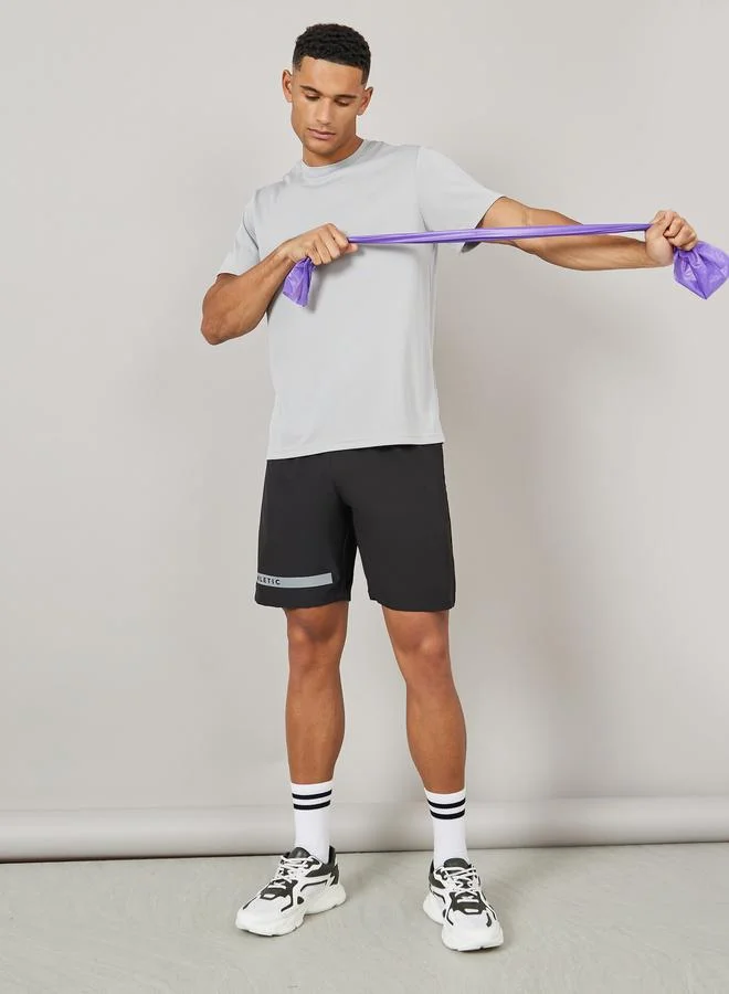 ستايلي اكتيف شورت رياضي بطبعات أمامية وخلفية