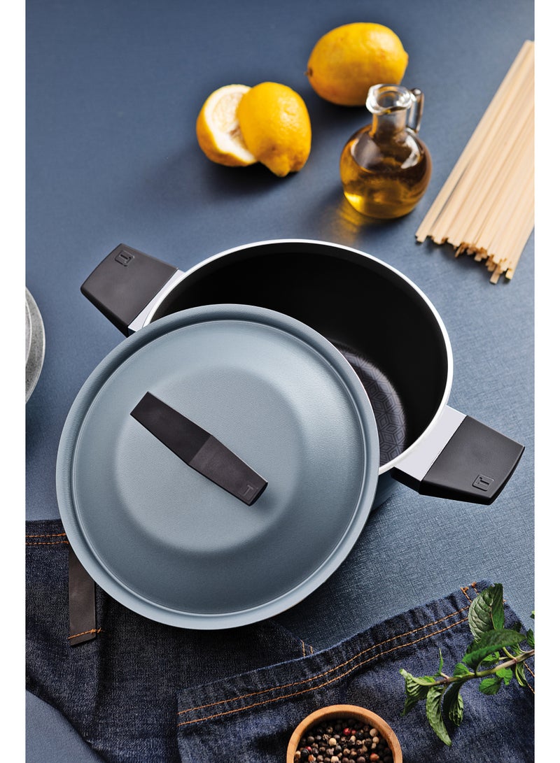 ترامونتينا طقم أواني طهي ترامونتينا سبيتسيا للطهي بالحث الحراري، مكون من 7 قطع، لون أزرق رمادي، مصنوع من الألومنيوم، مع طبقة داخلية وخارجية من مادة ستارفلون الممتازة، رقم المنتج 28399141 - Image 4