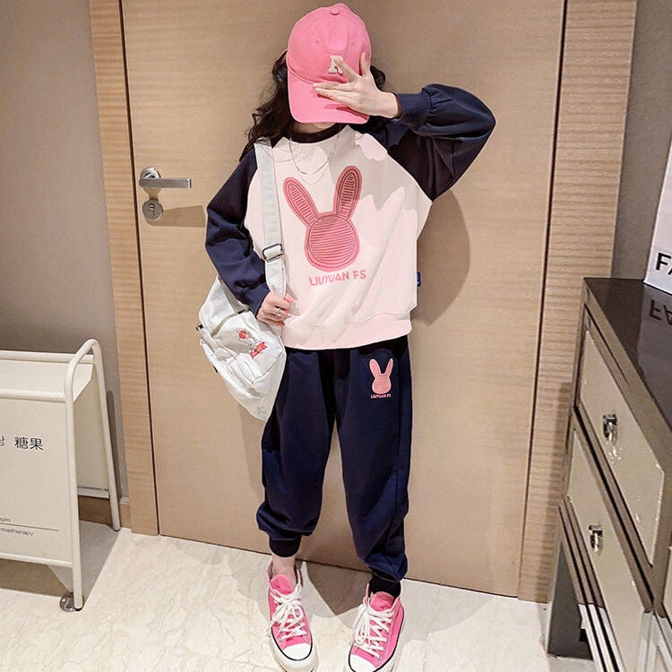 Generic Girls Trendy Hoodie Set Spring 2023 White suit 