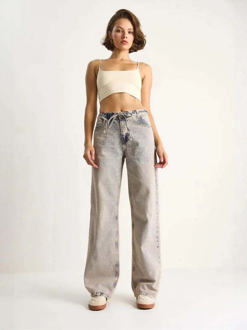 بيانكو لوتشي بنطلون جينز نسائي بخصر عالٍ وساق مستقيمة من لوتشي