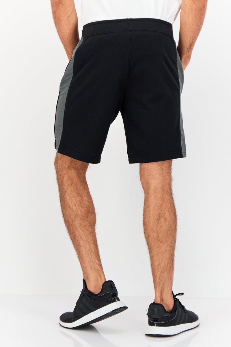 Nike Men Standard Fit Outdoor Shorts, Black  - Image 3