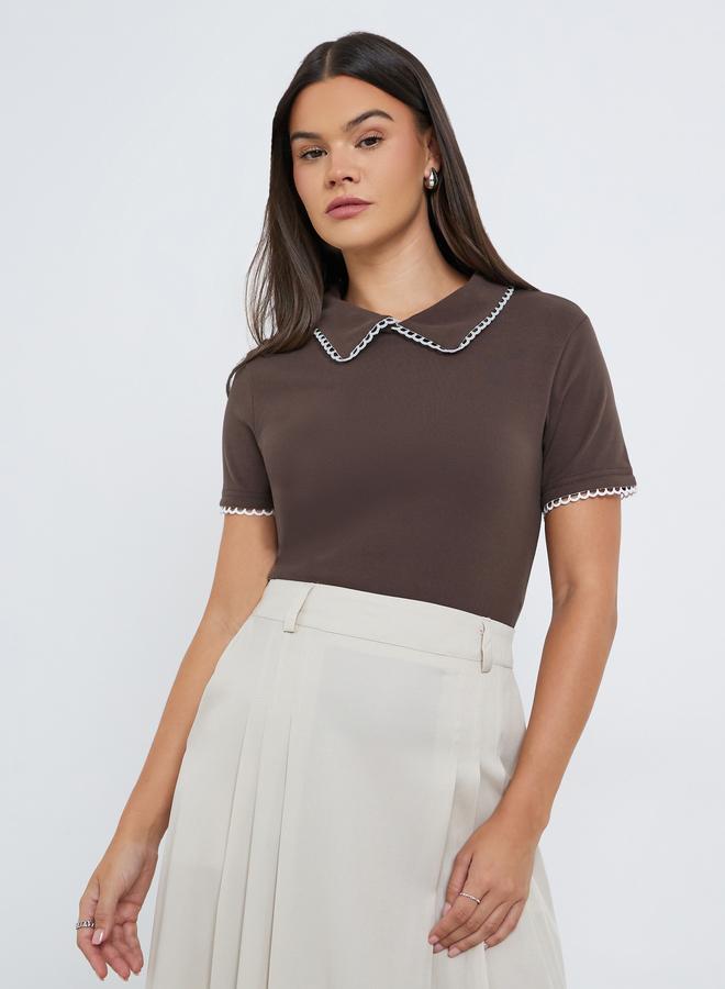 ستايلي بلوزة نسائية محبوكة بياقة بنية وبطانة متباينة - Image 1