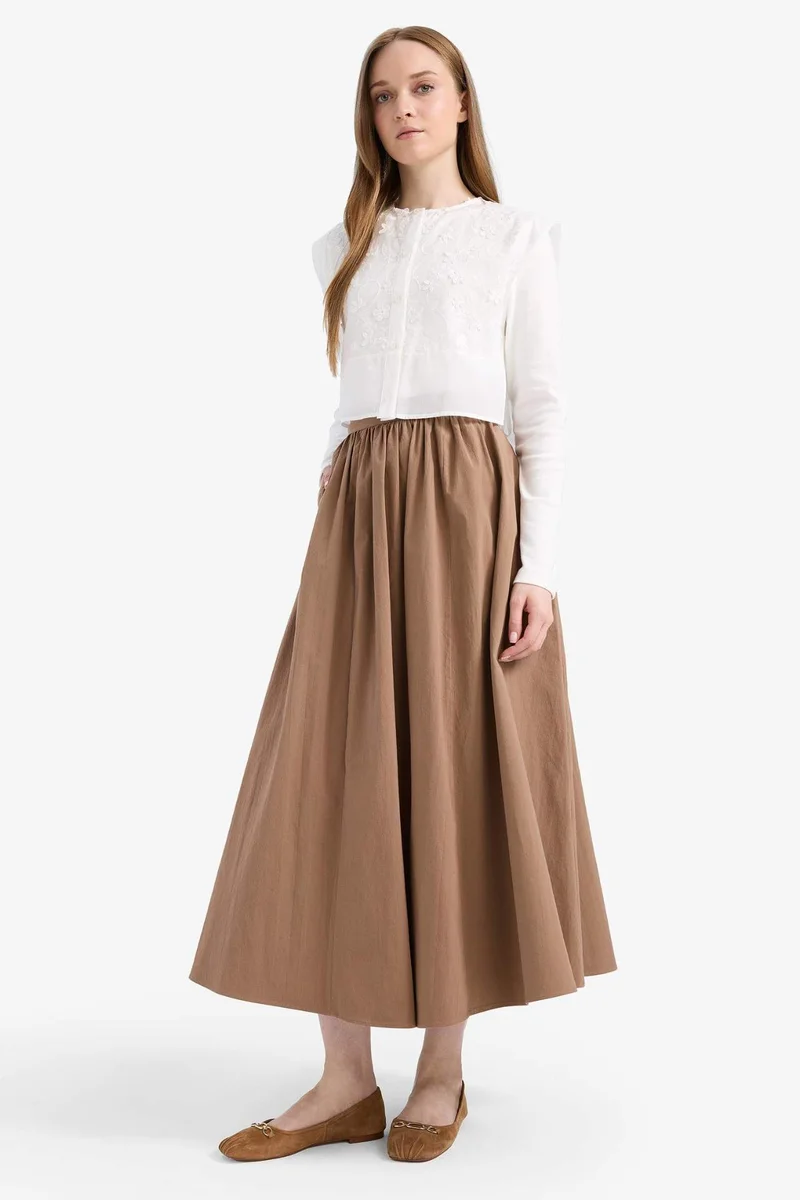 ديفاكتو A Cut Poplin Maxi Skirt