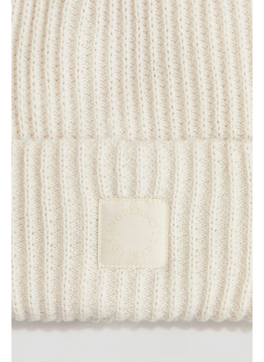 اتش اند ام Appliquéd Beanie