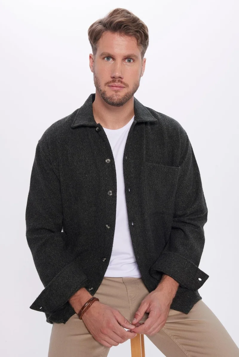 تودورس Men's Relax Fit Casual Cut Lumberjack Single Pocket Plain Khaki Open Collar Winter Shirt